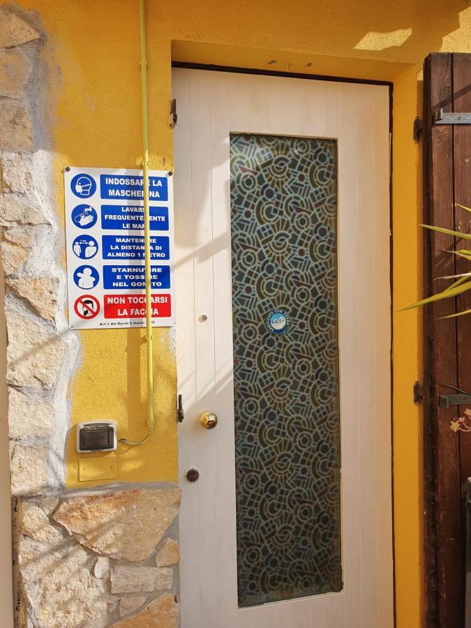 Dora Baltea Monolocale Primo Piano Mansarda Secondo Piano Verona Luaran gambar