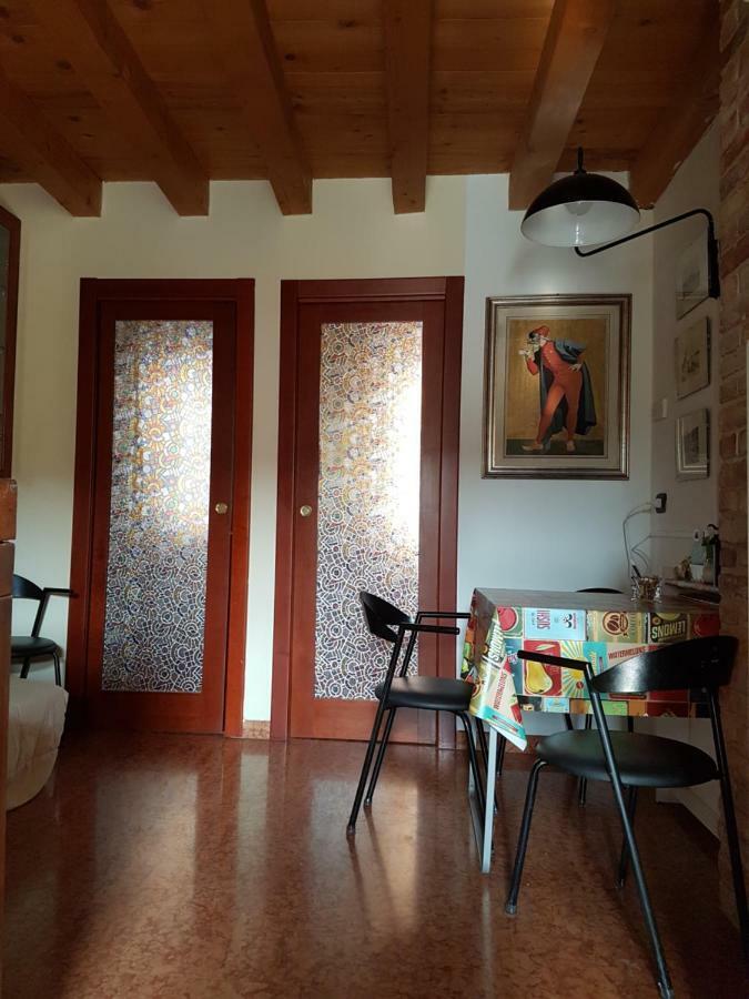 Dora Baltea Monolocale Primo Piano Mansarda Secondo Piano Verona Luaran gambar