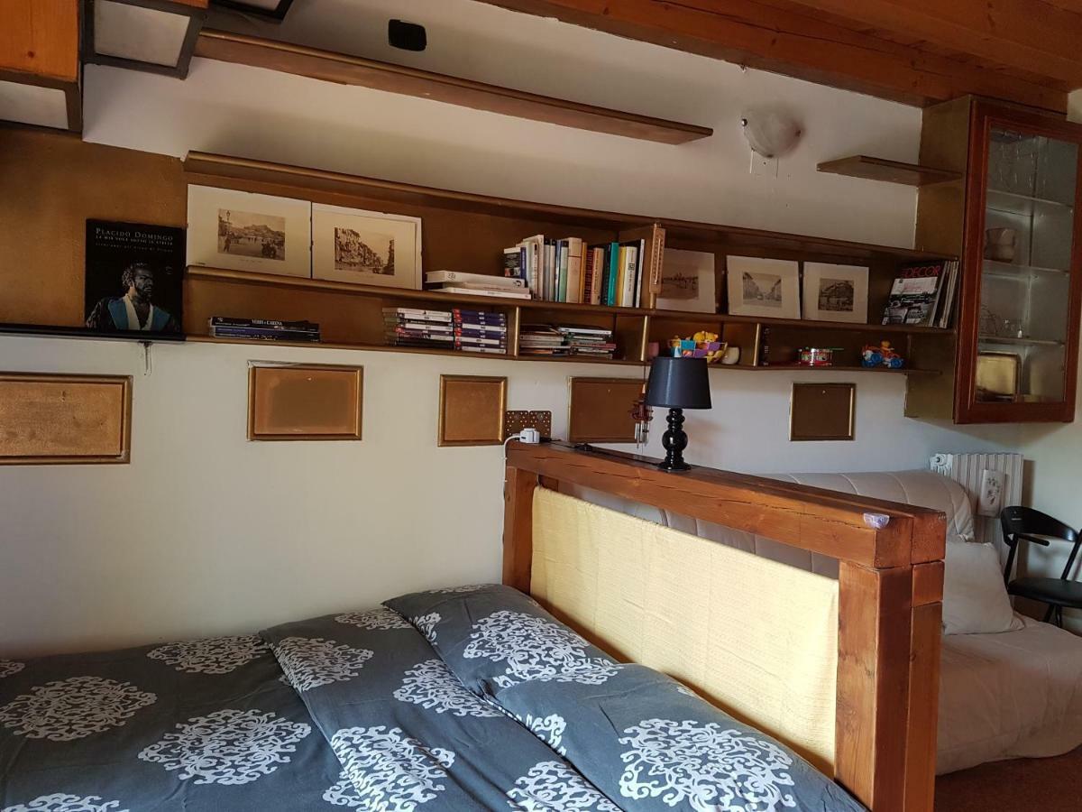 Dora Baltea Monolocale Primo Piano Mansarda Secondo Piano Verona Luaran gambar