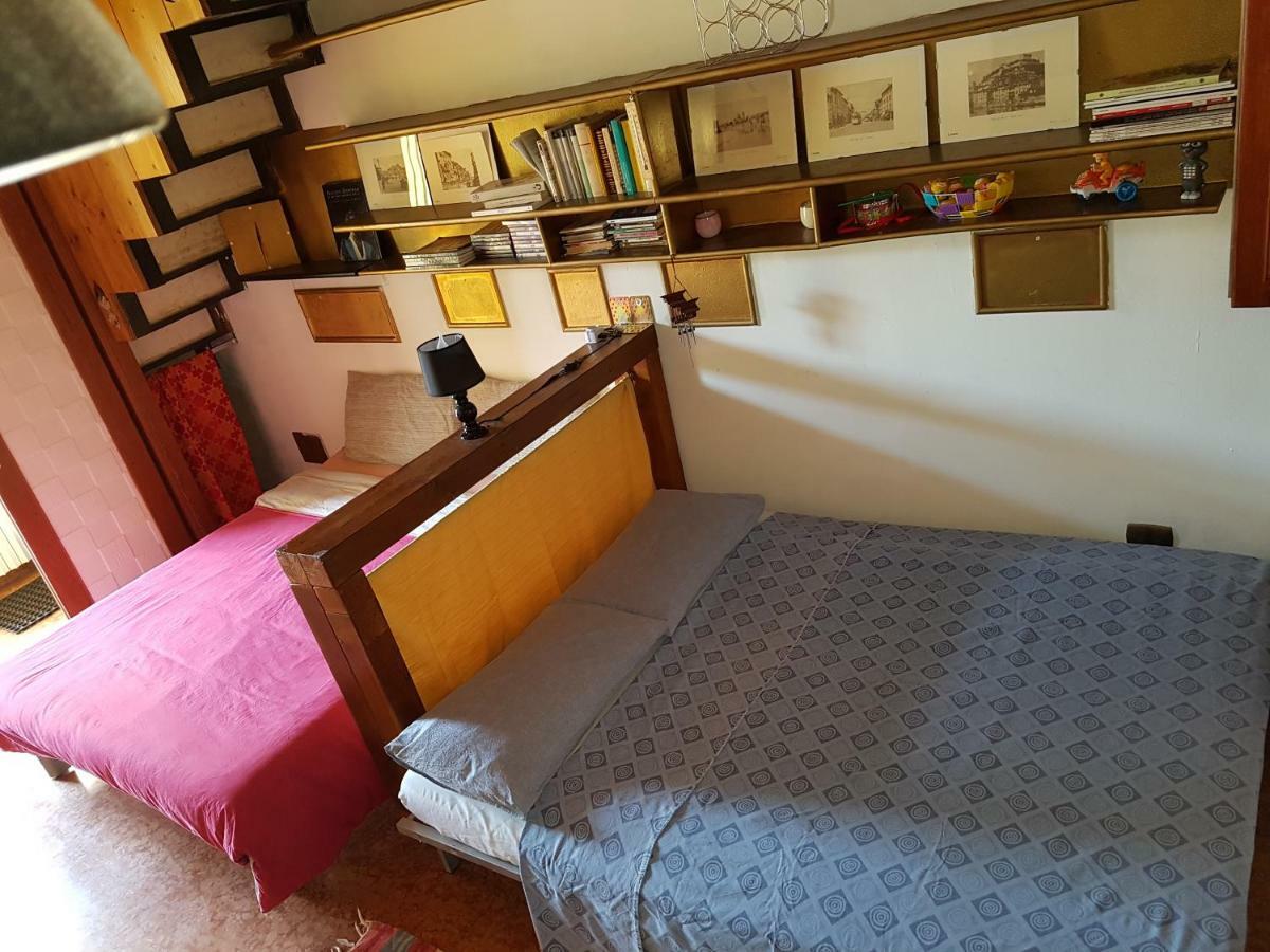 Dora Baltea Monolocale Primo Piano Mansarda Secondo Piano Verona Luaran gambar